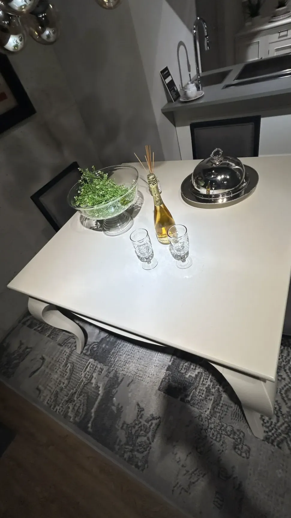 Tavolo quadrato in legno Tavolo quadrato laccato di Dialma brown in Offerta Outlet