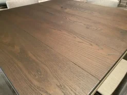 Tavolo quadrato Loto Lago scontato del 40%