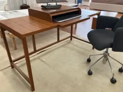 Tavolo rettangolare a quattro gambe Alice Porada scontato