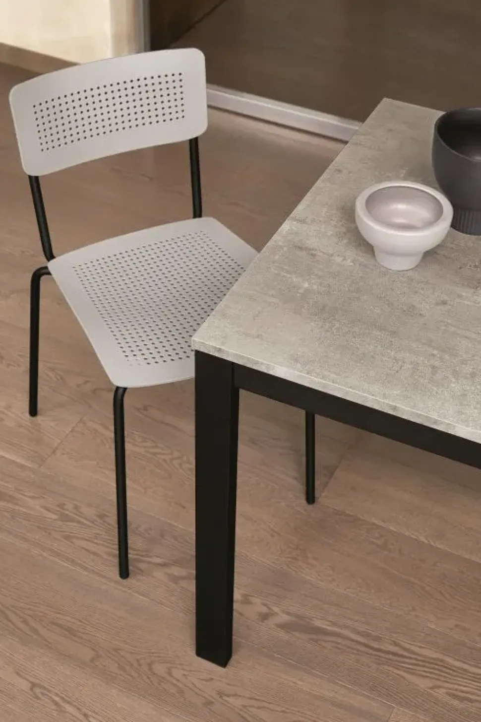 Tavolo rettangolare a quattro gambe Eos Ingenia scontato