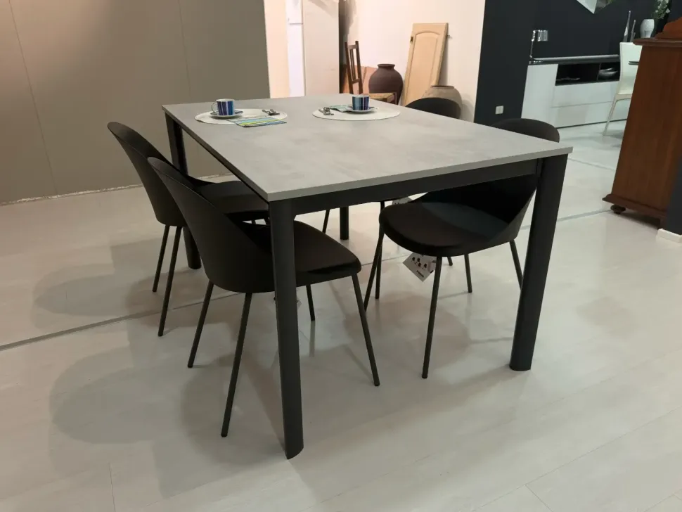 Tavolo rettangolare Aron La primavera scontato del 30%