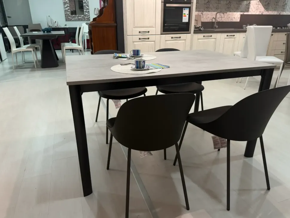 Tavolo rettangolare Aron La primavera scontato del 30%