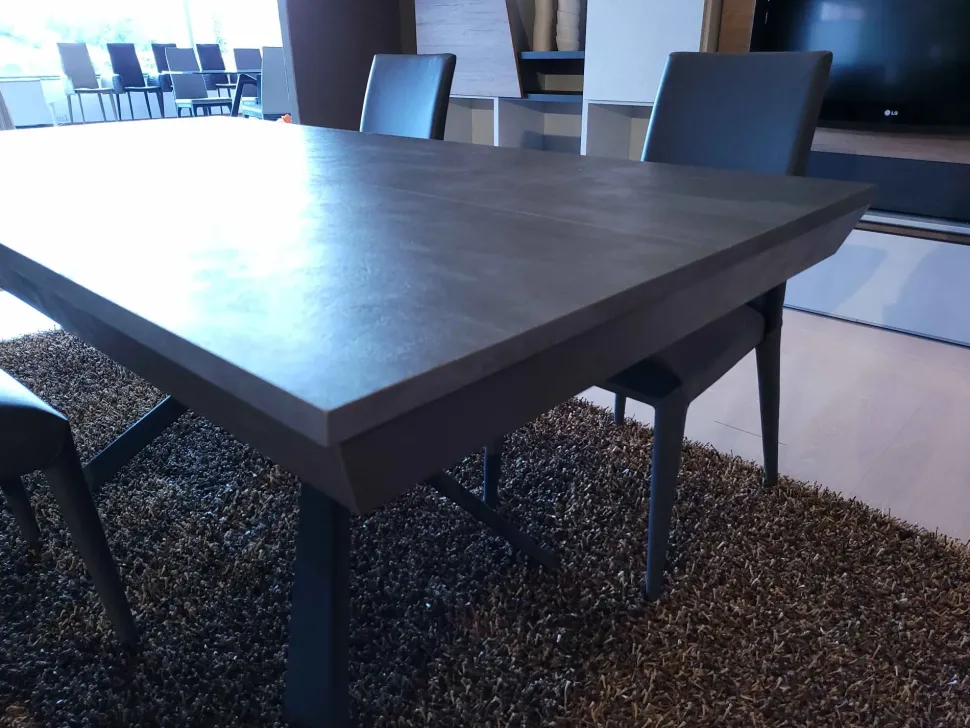 Tavolo rettangolare con basamento centrale Lungo largo 2021 Easyline scontato