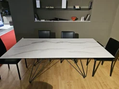 Tavolo rettangolare Cross Easyline scontato del 60%