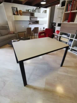 Tavolo rettangolare Eminence fast di Connubia a prezzo riservato