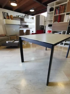 Tavolo rettangolare Eminence fast di Connubia a prezzo riservato