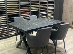 Tavolo rettangolare in laminato Pablo di Artigianale in Offerta Outlet