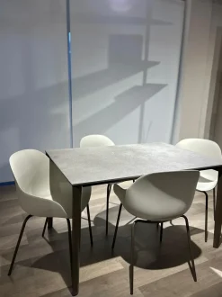 Tavolo rettangolare in laminato Artic di Connubia in Offerta Outlet