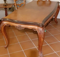 Tavolo rettangolare in legno Chippendale rettangolare di Artigianale in Offerta Outlet