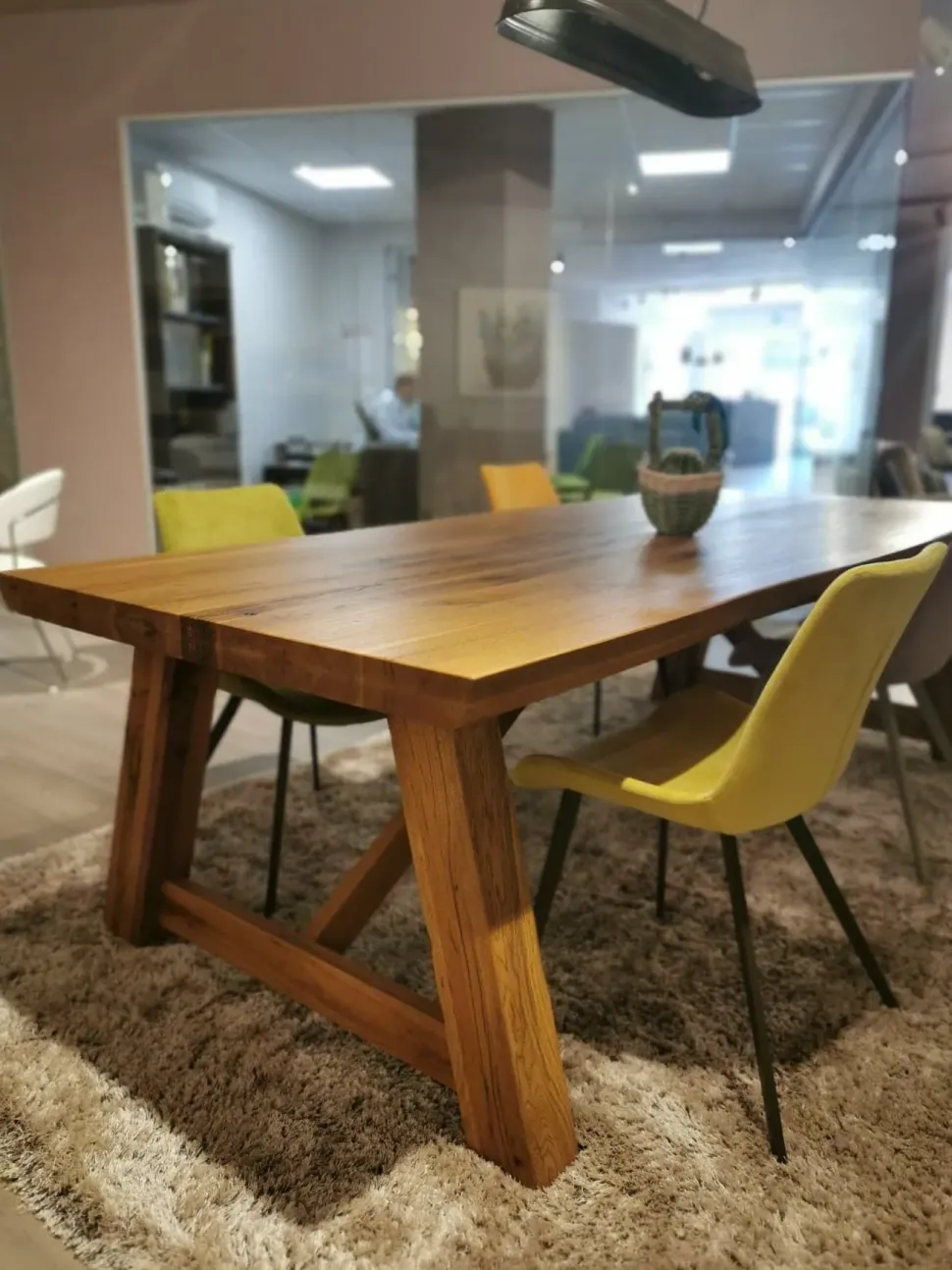 Tavolo rettangolare in legno Master di Devina nais in Offerta Outlet approfittane ora!