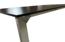 Tavolo rettangolare in legno e resina Tavolo table_one gambe lucide 100x159 magis di Magis in Offerta Outlet