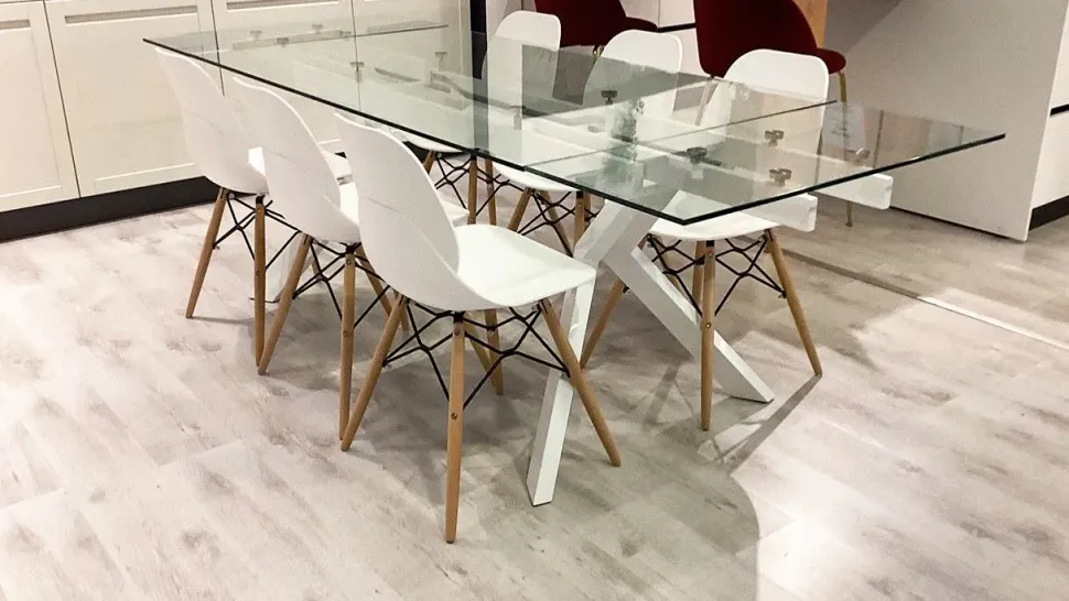 Tavolo rettangolare in vetro Kyoto di La casa moderna in Offerta Outlet