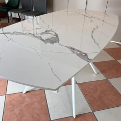 Tavolo rettangolare Marble Collezione esclusiva scontato del 60%