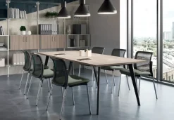 Tavolo riunione in legno Rhea con 6 sedie Flycom a prezzi convenienti