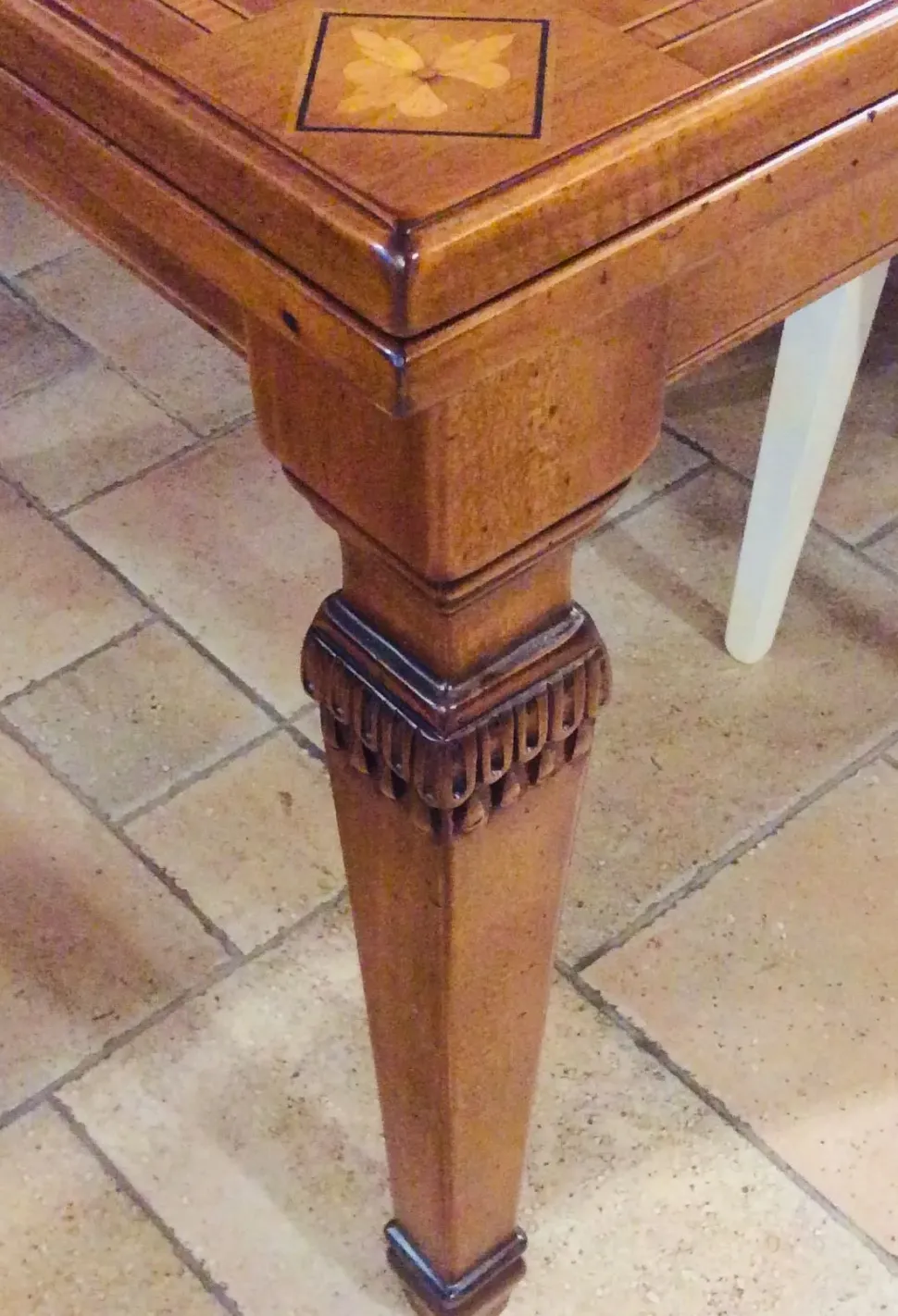 Tavolo Rosonato Artigianale in legno Allungabile