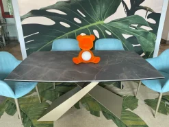 Tavolo sagomato City Di lazzaro scontato del 40%