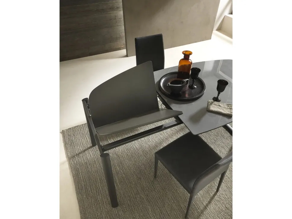 Tavolo sagomato con basamento centrale Ribot Altacom scontato