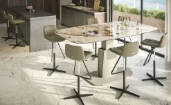 Tavolo sagomato in ceramica Aviator di Cattelan italia in Offerta Outlet