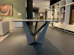 Tavolo sagomato in ceramica Skorpio di Cattelan italia in Offerta Outlet