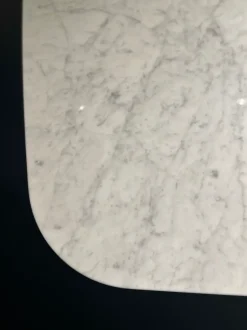 Tavolo sagomato in marmo Gullwing di Lema in Offerta Outlet