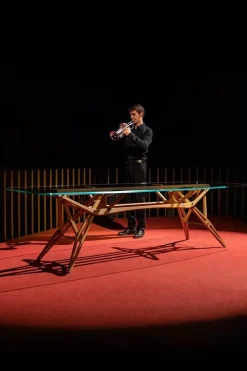 Tavolo sagomato Reale cm Zanotta scontato del 0%