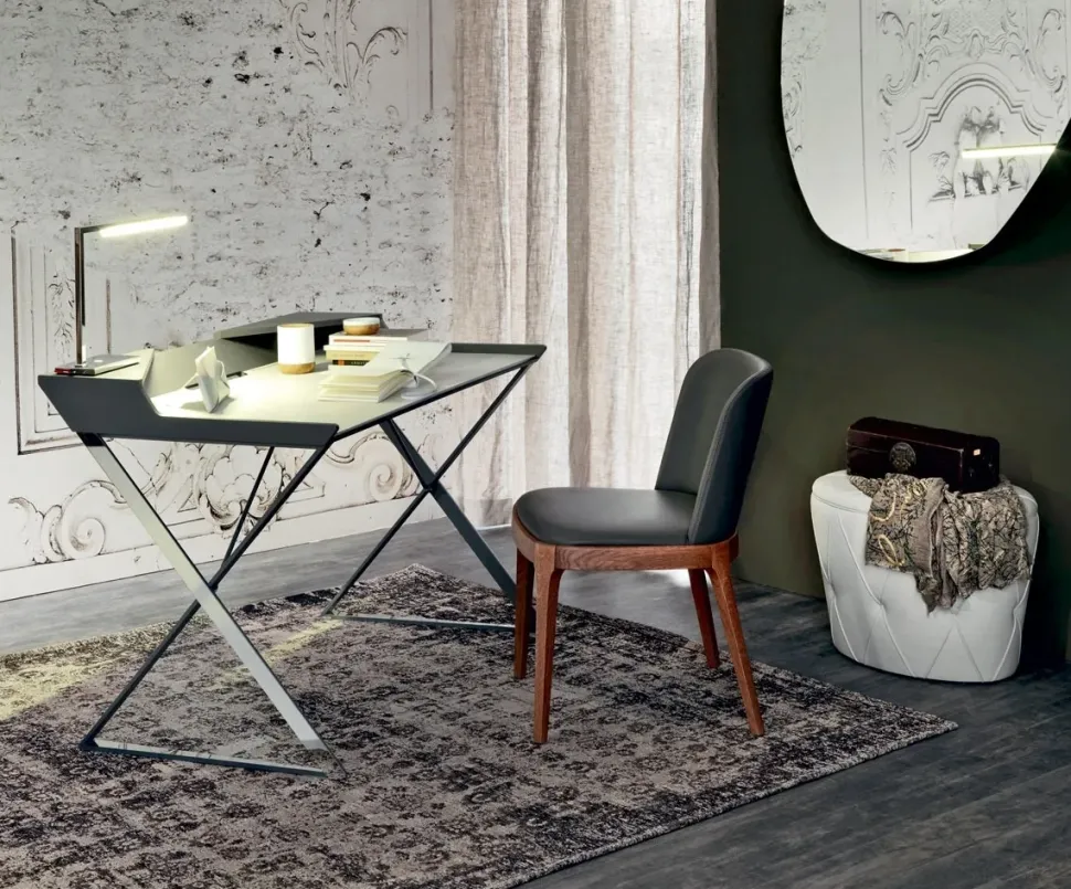 Tavolo sagomato Scrittoio qwerty Cattelan Italia. Prezzo riservato!