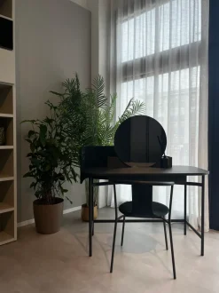 Tavolo Scrittoio ninfea e sedia agel di Novamobili scontato del 30%