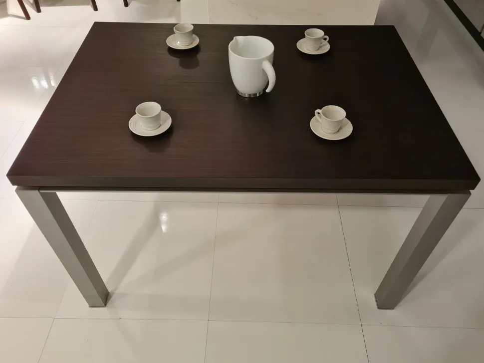 Tavolo Steel Jesse a prezzo ribassato