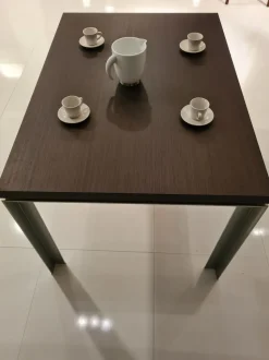 Tavolo Steel Jesse a prezzo ribassato