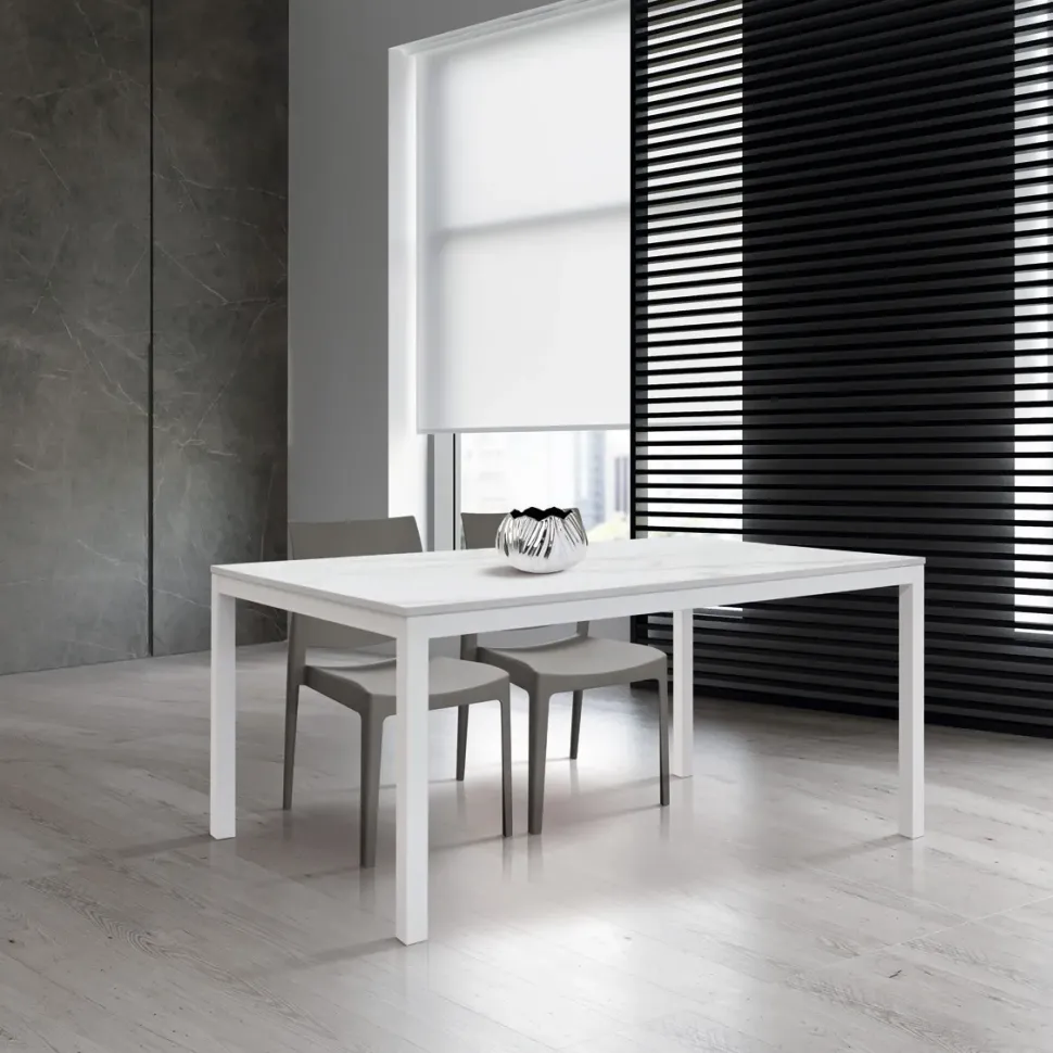 Tavolo Tavolo allungabile Collezione esclusiva in laccato Allungabile scontato 40%