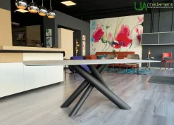 Tavolo Tavolo igor con piano in ceramica di Zamagna scontato del 50%