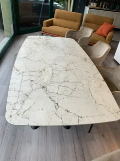 Tavolo Tavolo igor con piano in ceramica di Zamagna scontato del 50%