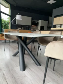 Tavolo Tavolo igor con piano in ceramica di Zamagna scontato del 50%