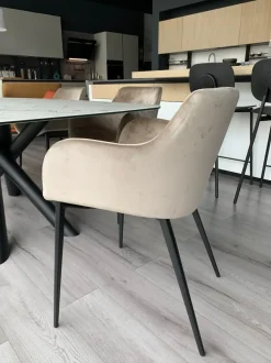 Tavolo Tavolo igor con piano in ceramica di Zamagna scontato del 50%