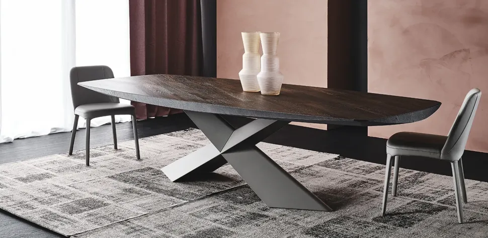 Tavolo Tyron Wood di Cattelan Italia in legno fisso.
