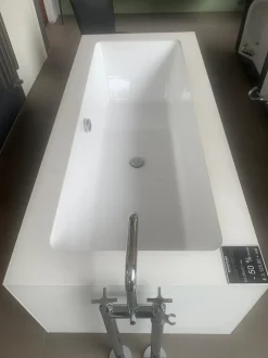 Vasca da bagno in Corian modello Vasca freestanding style sistem rivestita in corian 180x80 cm Artigianale a prezzo scontato
