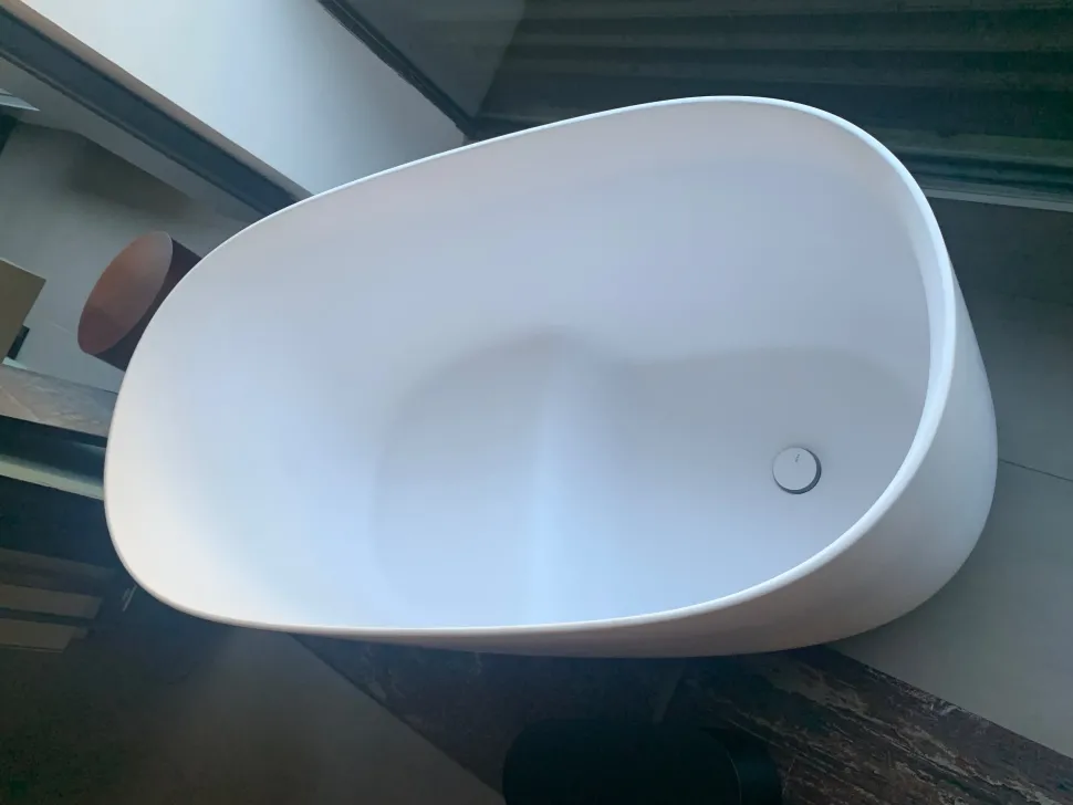 Vasca da bagno modello Dip vasca freestanding Rexa in Corian SCONTATA