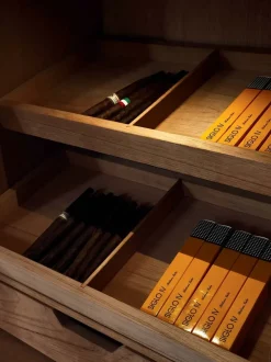 Vetrinetta modello Gentleman in stile design di Flou a PREZZI OUTLET  approfittane ora!