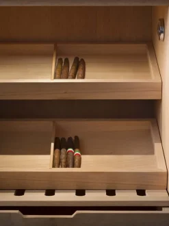 Vetrinetta modello Gentleman in stile design di Flou a PREZZI OUTLET  approfittane ora!