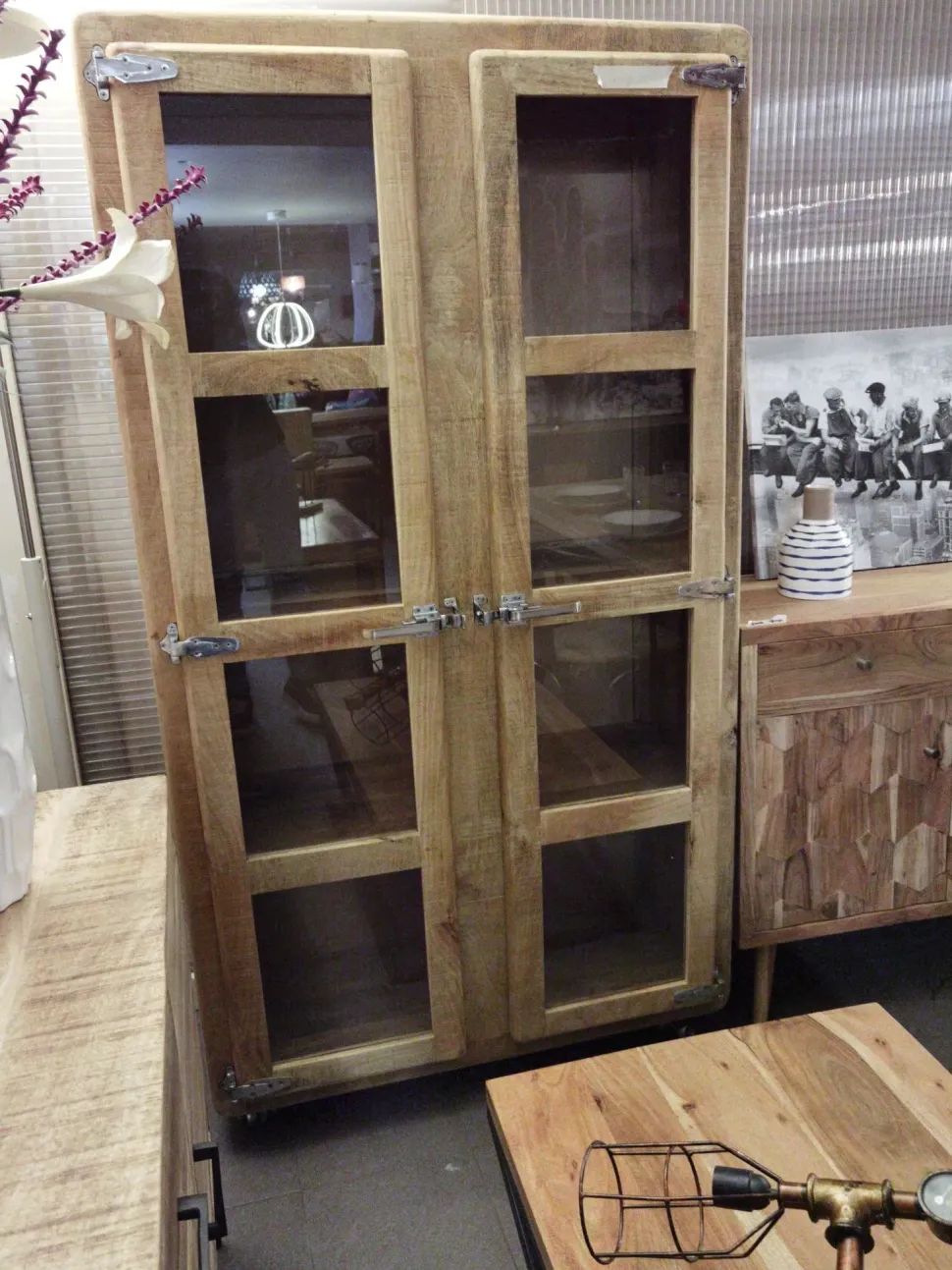 Vetrinetta modello mobile vetrina 2 ante vintage ghiacciaia in stile moderno di Outlet etnico a PREZZI OUTLET